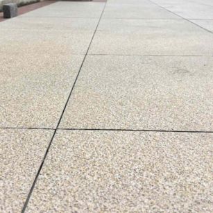 江西 黄金麻花岗岩石板材荔枝面地面铺装效果