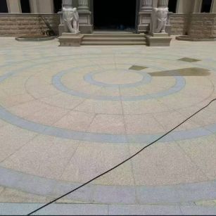 江西 黄金麻芝麻灰花岗岩石材地铺拼接效果