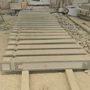 江西 芝麻白异形加工雕刻-栏杆大柱，方柱