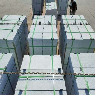 江西 芝麻白花岗岩5公分地铺石 花岗岩厂家工厂装车日常