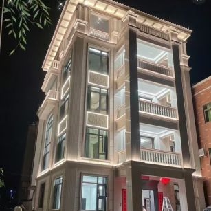 江西 芝麻白花岗岩别墅外墙夜间效果