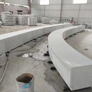 江西芝麻白花岗岩石板材 园林光面弧形坐凳