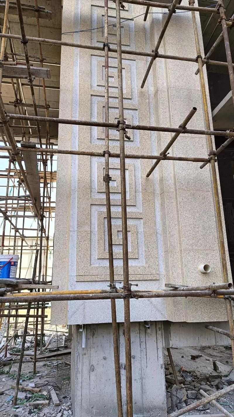 江西 黄金麻花岗岩别墅外墙干挂回纹造型效果