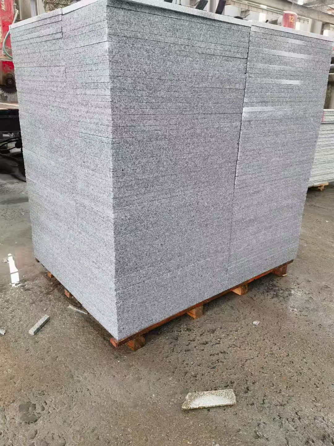 江西 芝麻白火烧面1.8厚300*600地铺石，尺寸标准，厚薄均匀