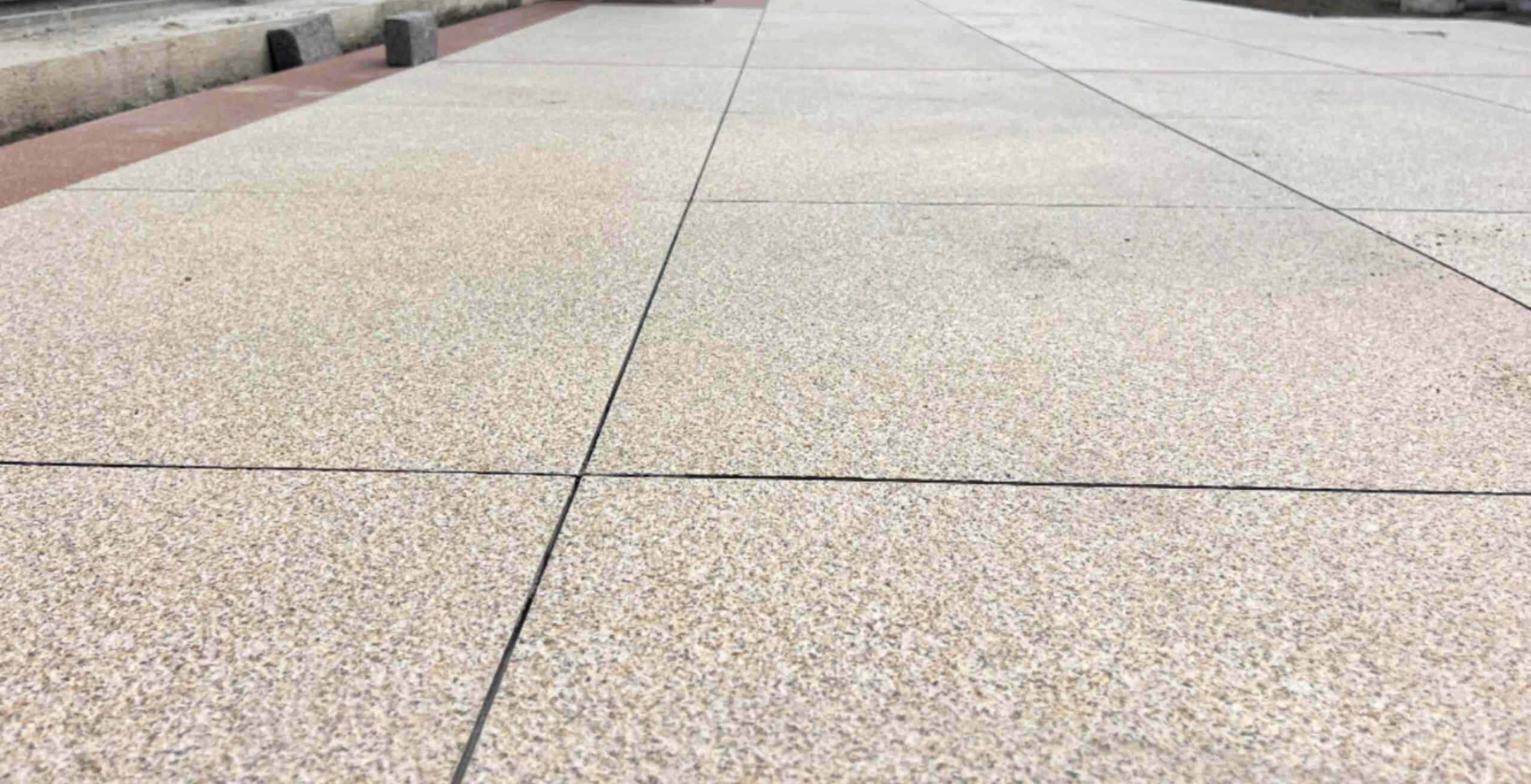 江西 黄金麻花岗岩石板材荔枝面地面铺装效果