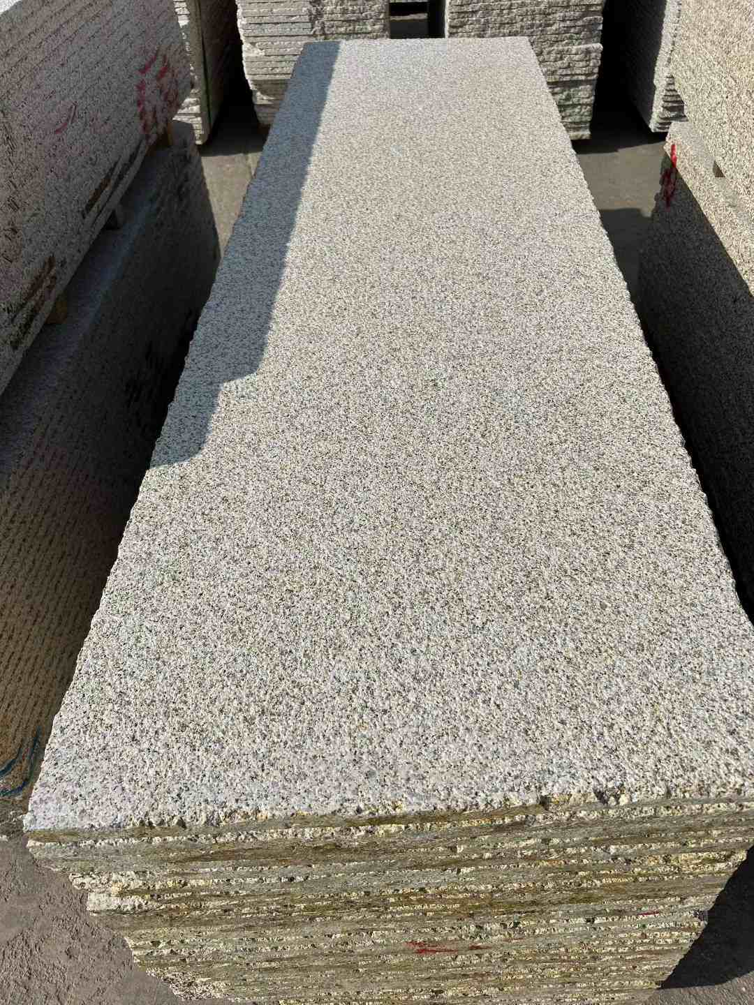 江西 黄金麻花岗岩荔枝面毛板，半成品