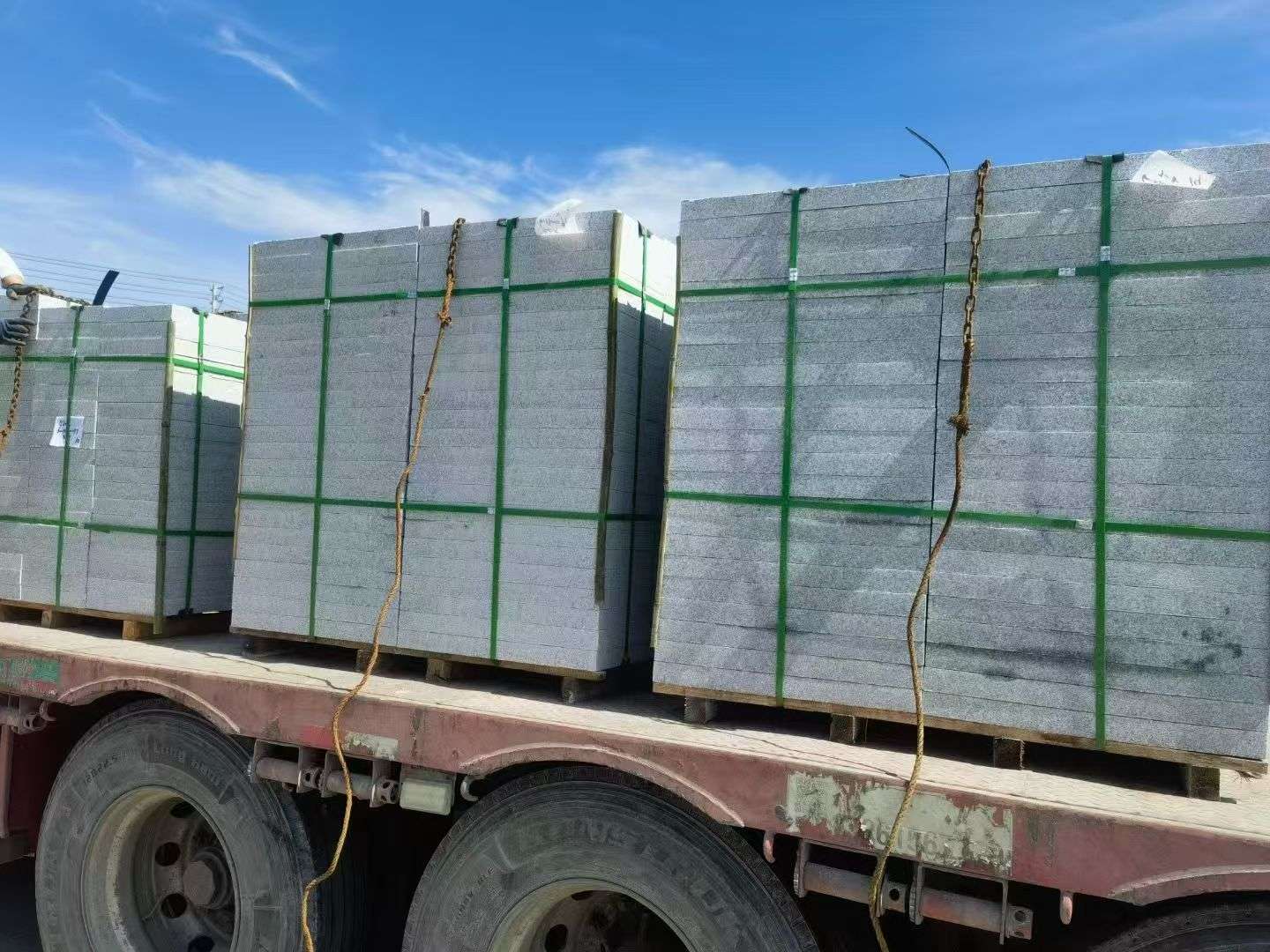 江西 芝麻白花岗岩地铺石装车日常