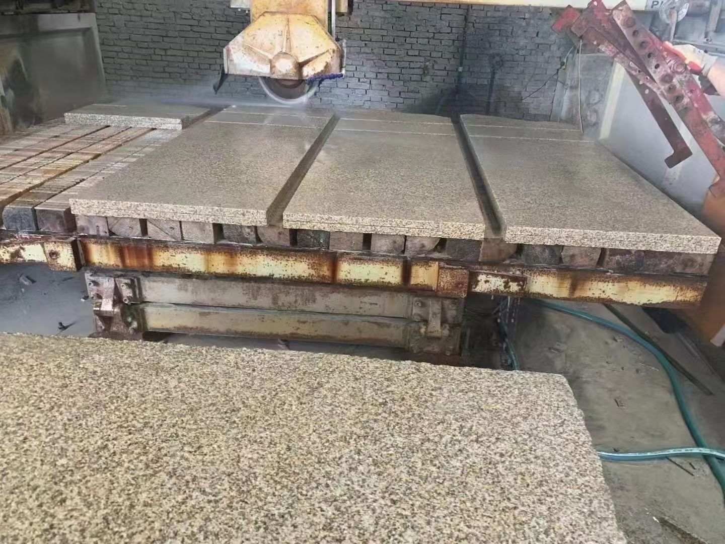 江西 黄金麻荔枝面成品板加工