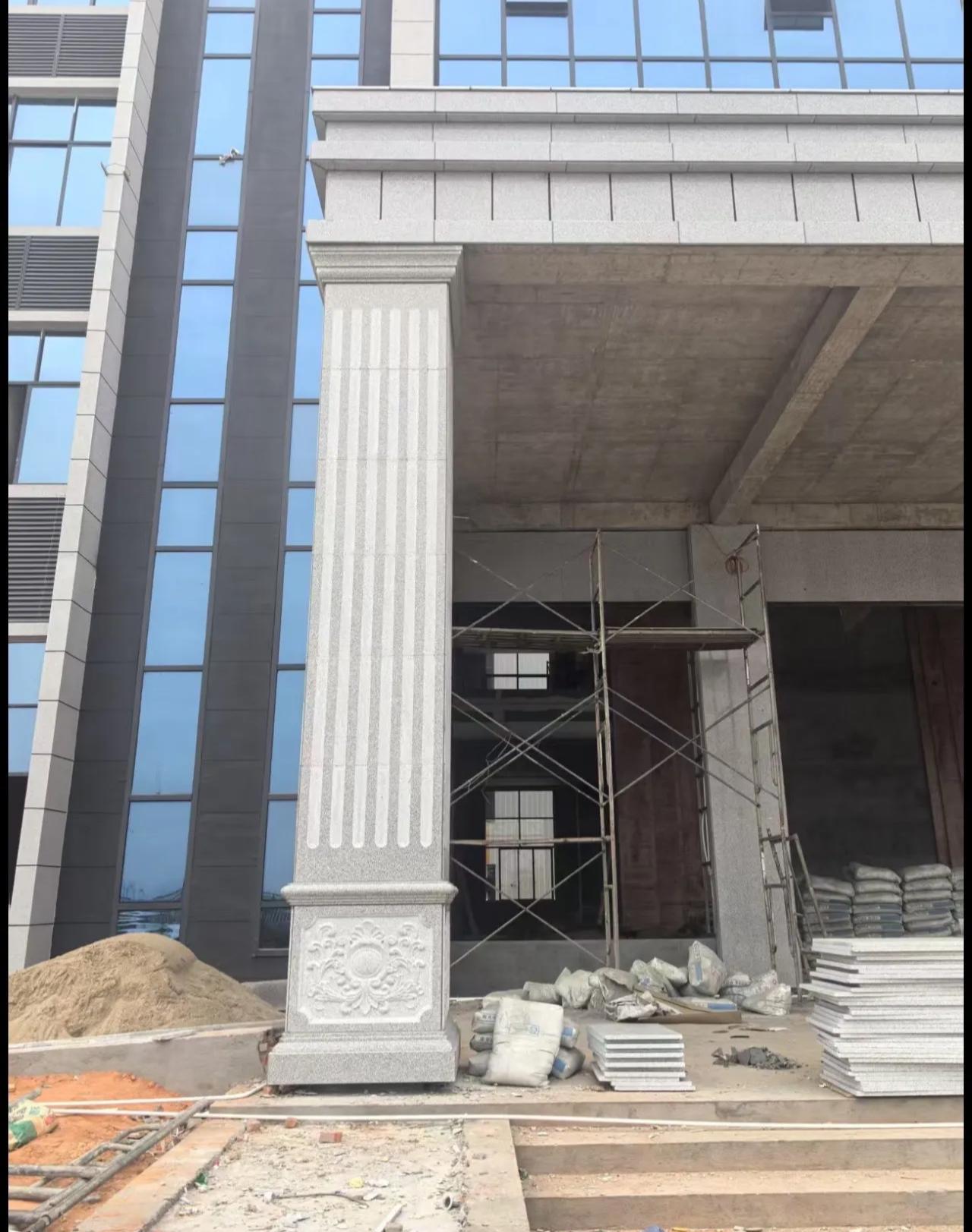 江西 芝麻白光面花岗岩门楼大柱（罗马柱）配雕花底座