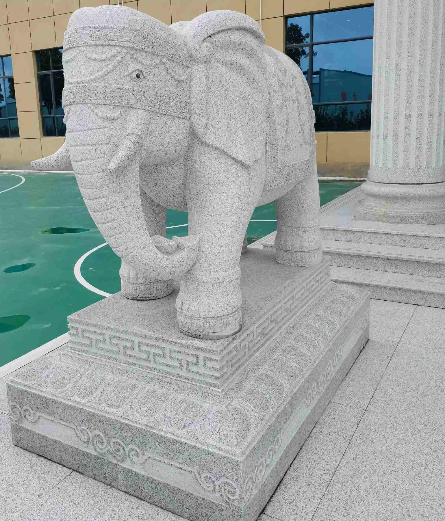 江西 白麻花岗岩动物异形石雕-大象