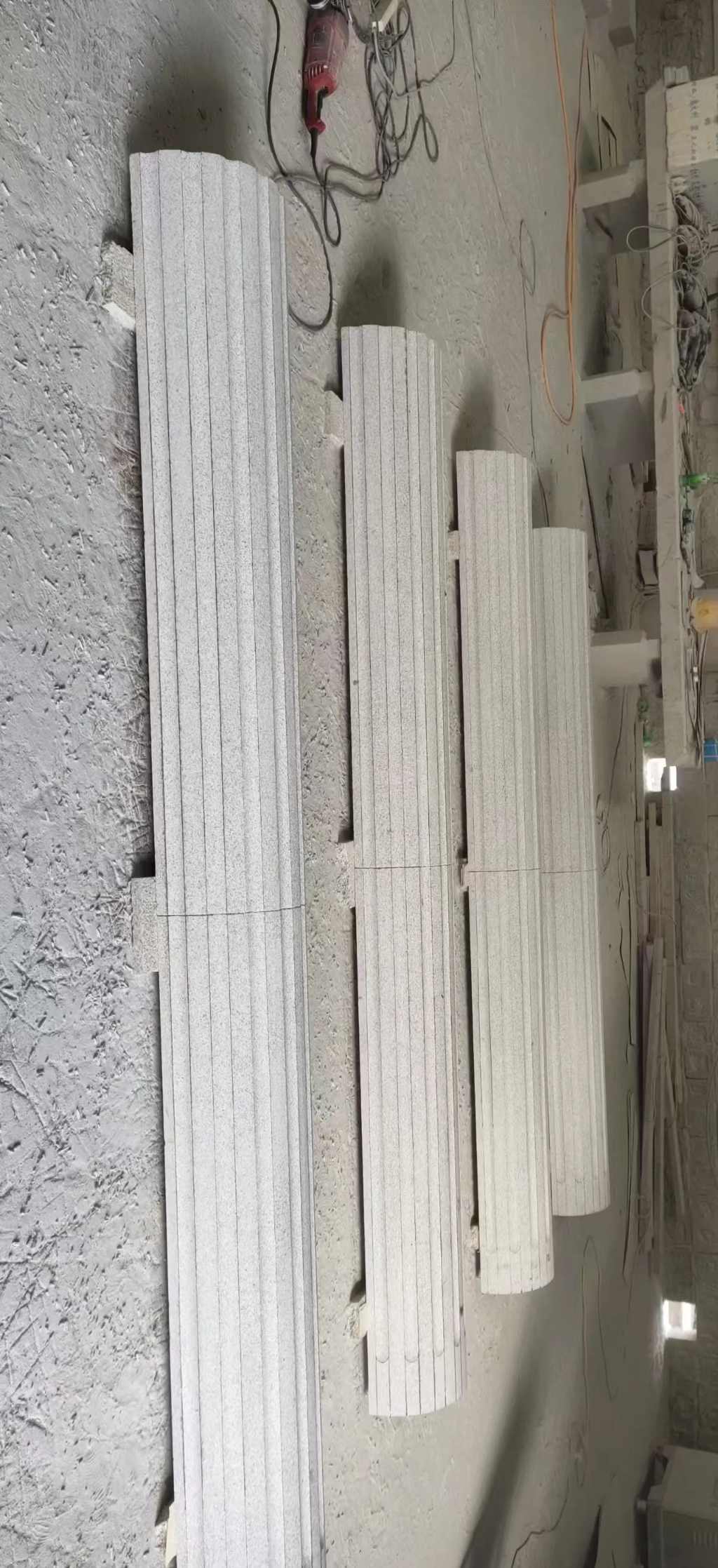 江西 花岗岩厂家带你看白麻花岗岩门楼大柱柱皮