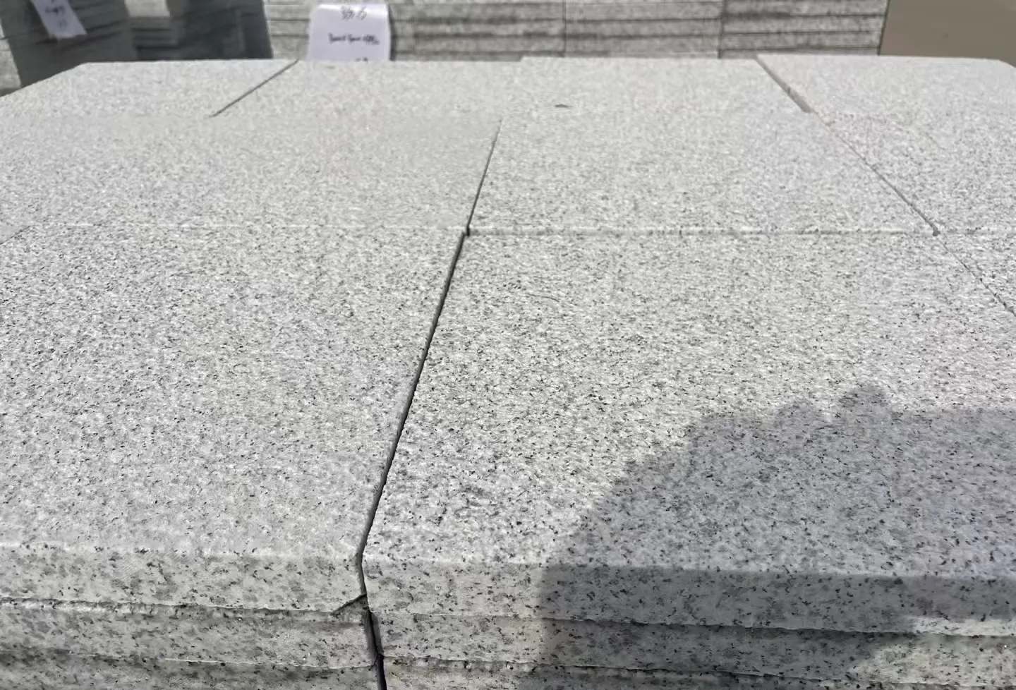 江西 白麻花岗岩石材推荐 荔枝面地铺石