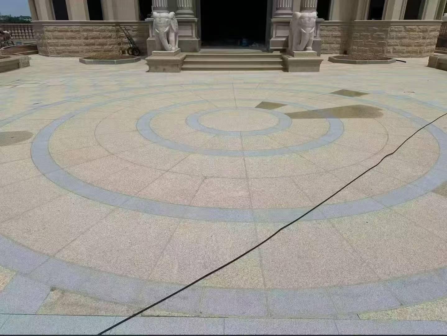 江西 黄金麻芝麻灰花岗岩石材地铺拼接效果