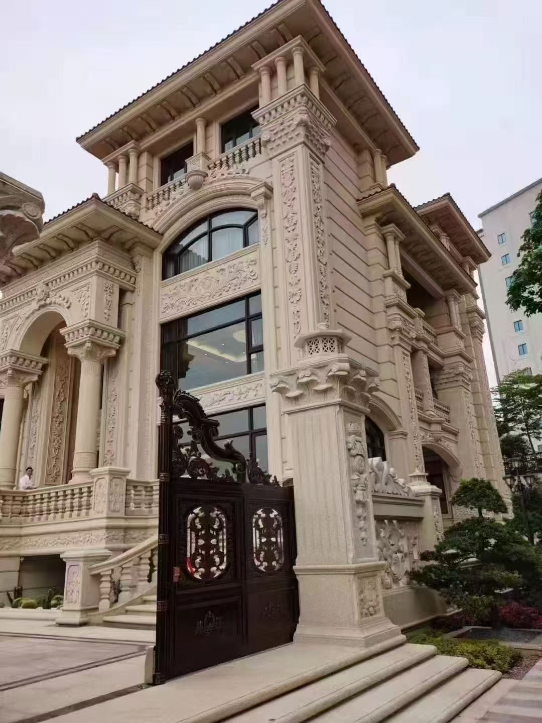 江西 黄金麻花岗岩别墅外墙干挂效果展示